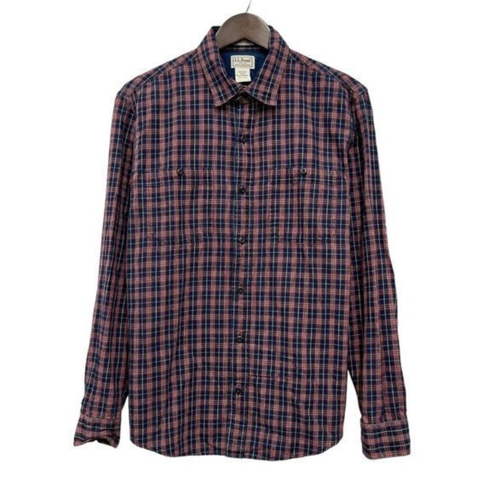 L.L. Bean Mens Flannel Shirt Navy/Red Plaid Pocket Outdoor M Slightly Fitted euc - Picture 2 of 6
